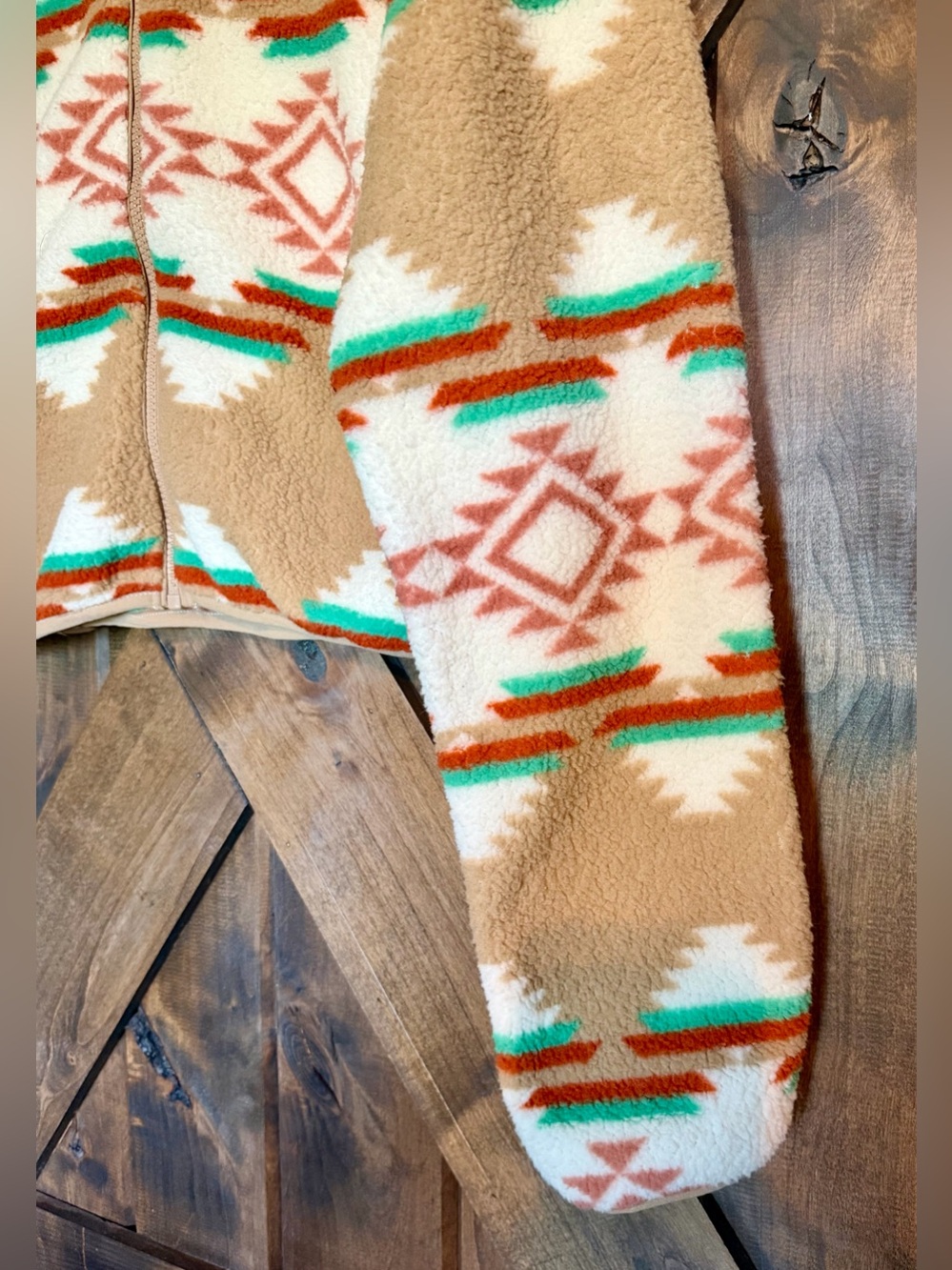NWT Aztec Print Cropped Sherpa Jacket - Picture 13 of 13